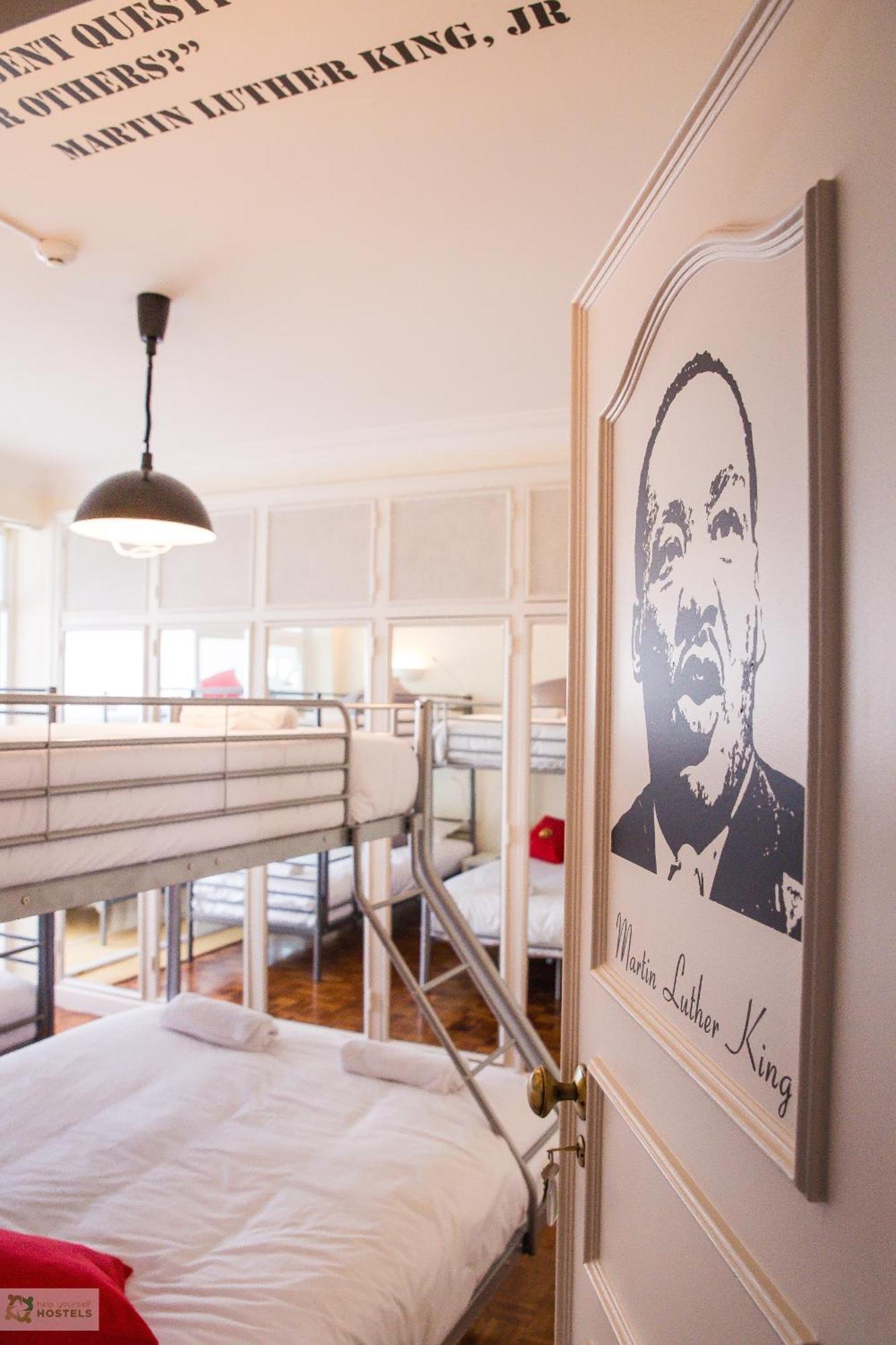 Help Yourself Hostels - Carcavelos Coast Room photo