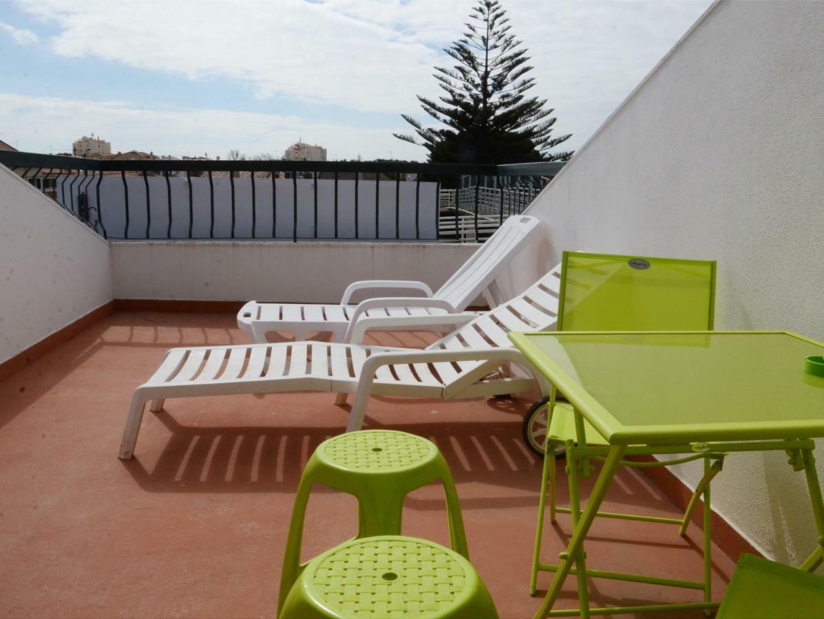 Help Yourself Hostels - Carcavelos Coast Exterior photo