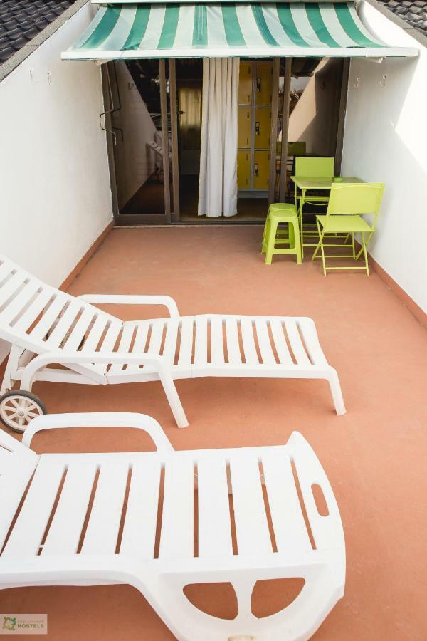Help Yourself Hostels - Carcavelos Coast Exterior photo
